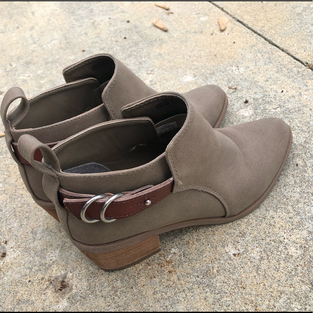 American Eagle booties